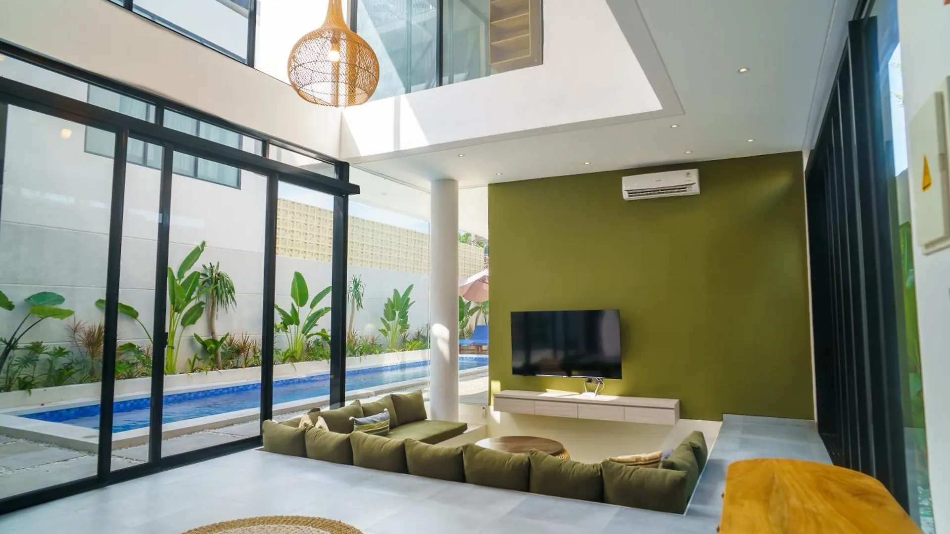 New 3 Bedroom Villa With Rooftop Central Seminyak