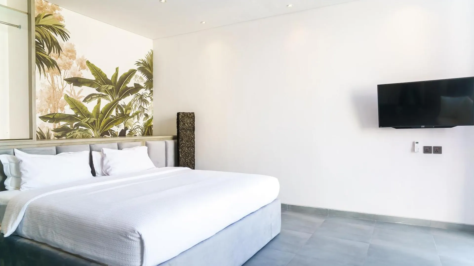New 3 Bedroom Villa With Rooftop Central Seminyak 0*,